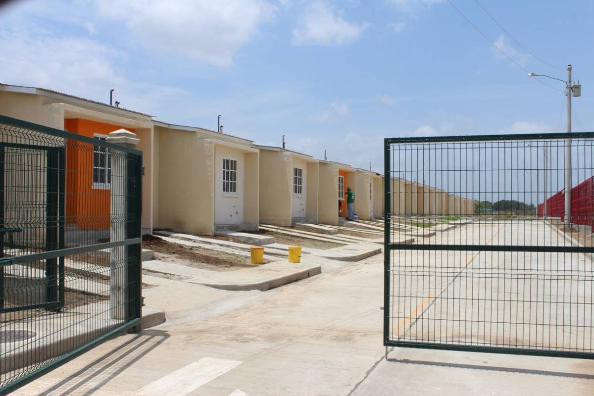 Acceso a Brisas Deluxe II, Promotora Casas Pacíficas
